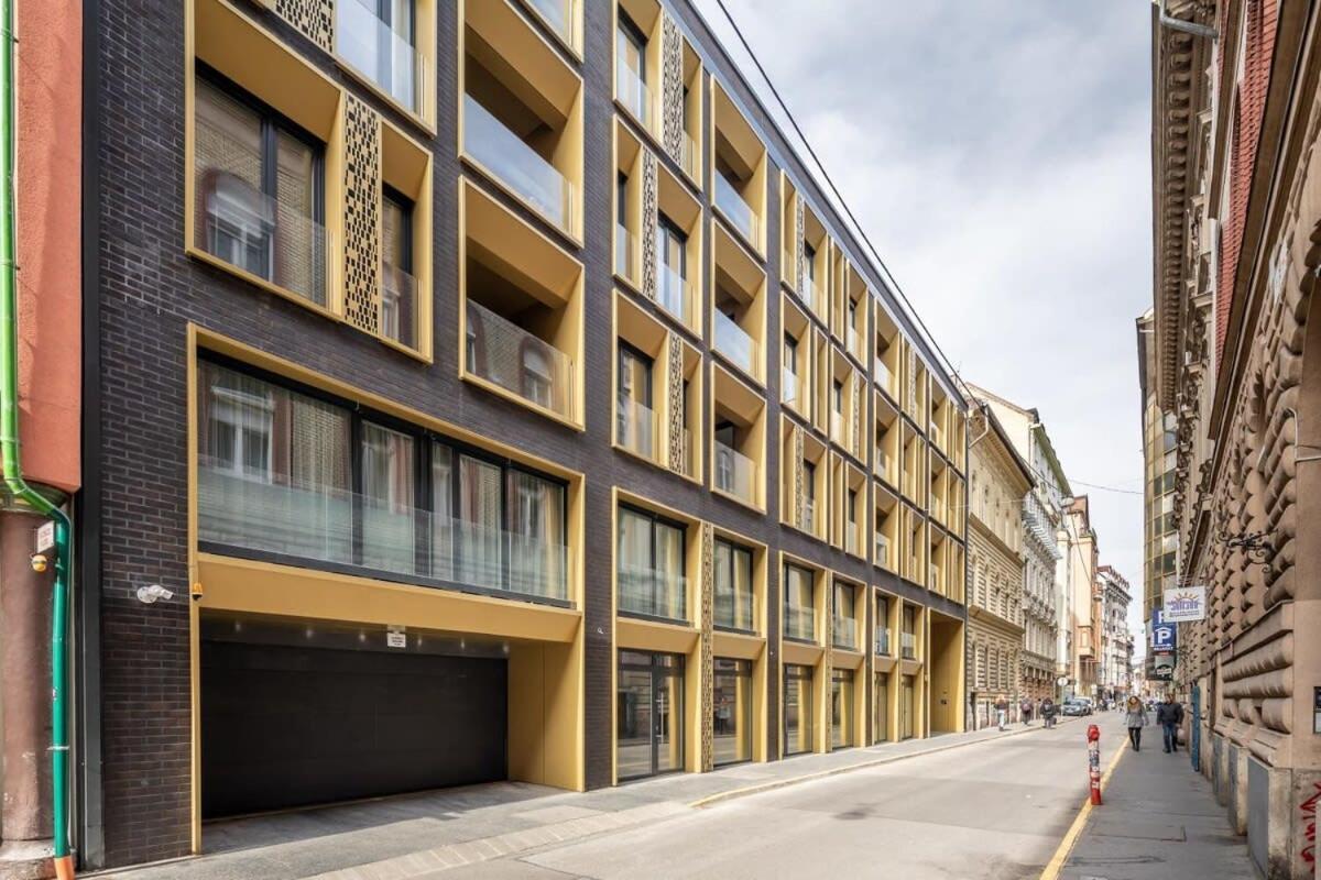 Modern Apt In Authentic Central Area Budapest Exterior photo