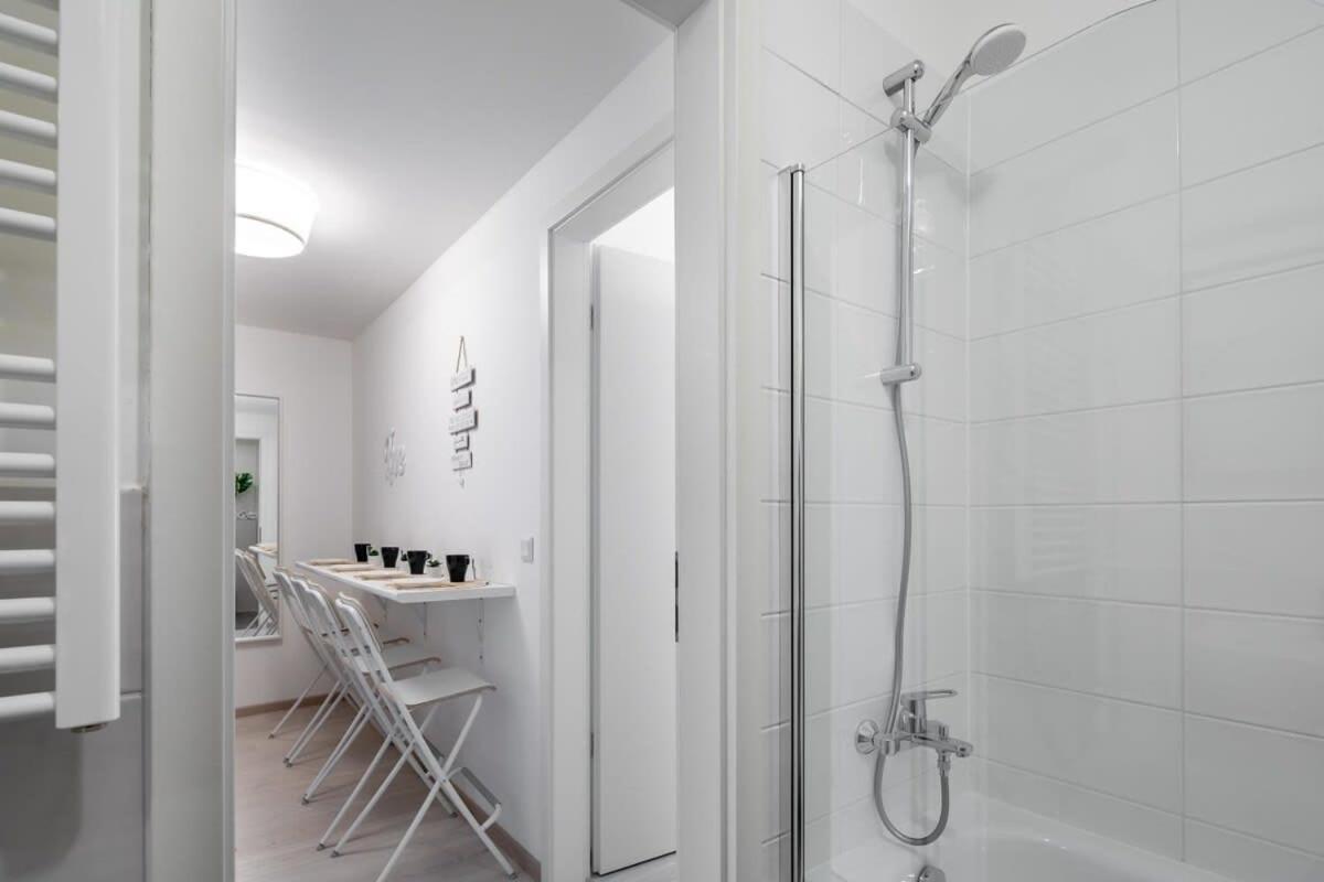 Modern Apt In Authentic Central Area Budapest Exterior photo